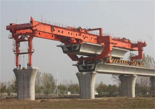 雙懸臂架橋機(jī)的工作原理是什么？它是如何實(shí)現(xiàn)起重和搬運(yùn)任務(wù)的？